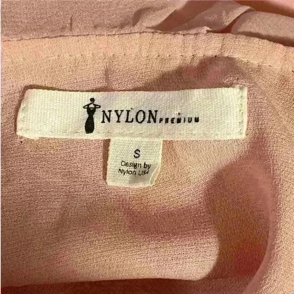 Nylon Premium Peach Layered Bubble Sleeve Blouse Size Small - Picture 10 of 11